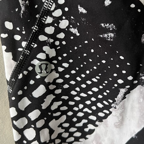 Lululemon Black and White Inspire Tight II Mesh Luxtreme Leggings Size 4 - Picture 6 of 8